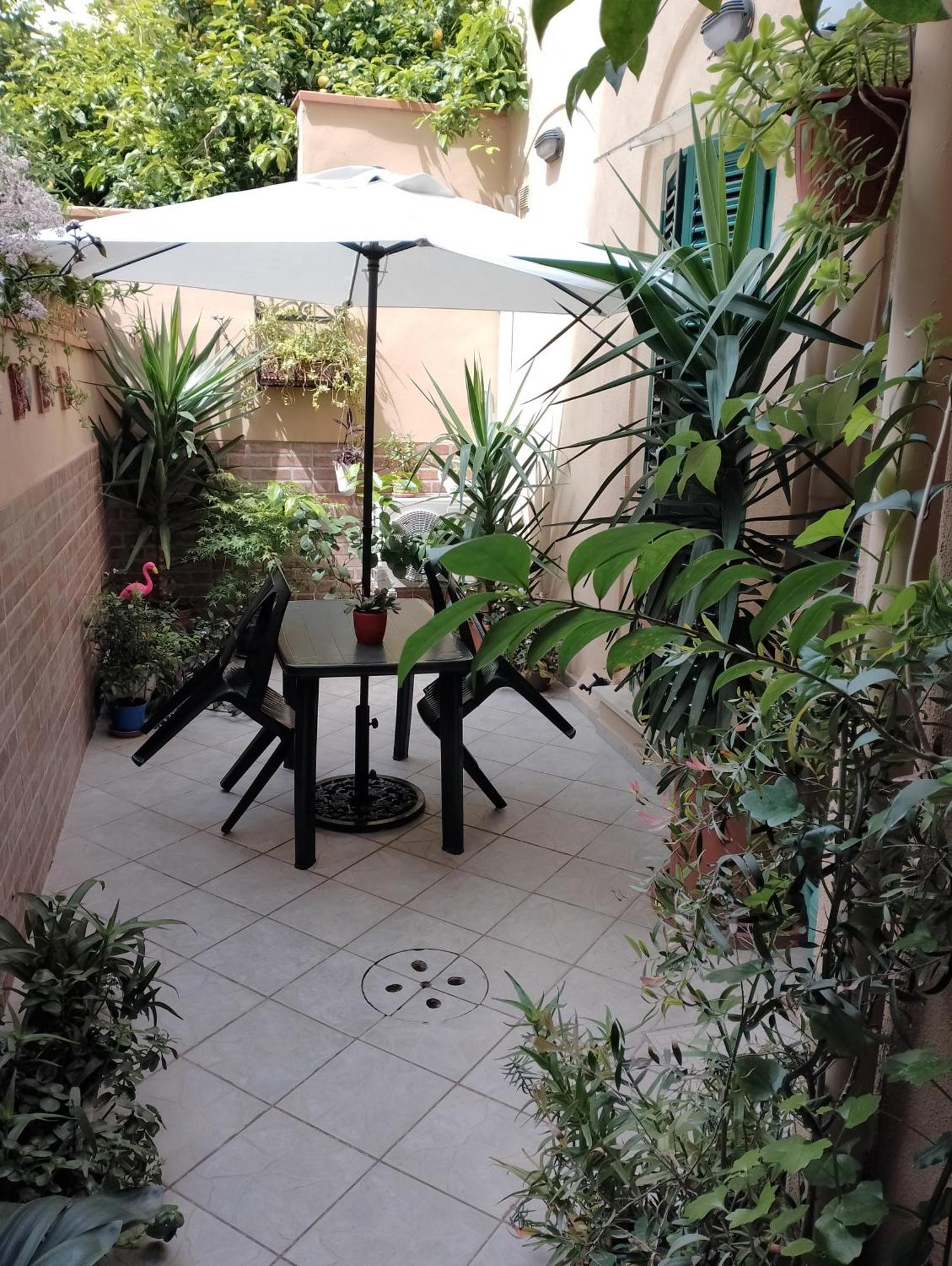 Ferienwohnung Il Piccolo Eden - Private Garden Livorno Exterior foto