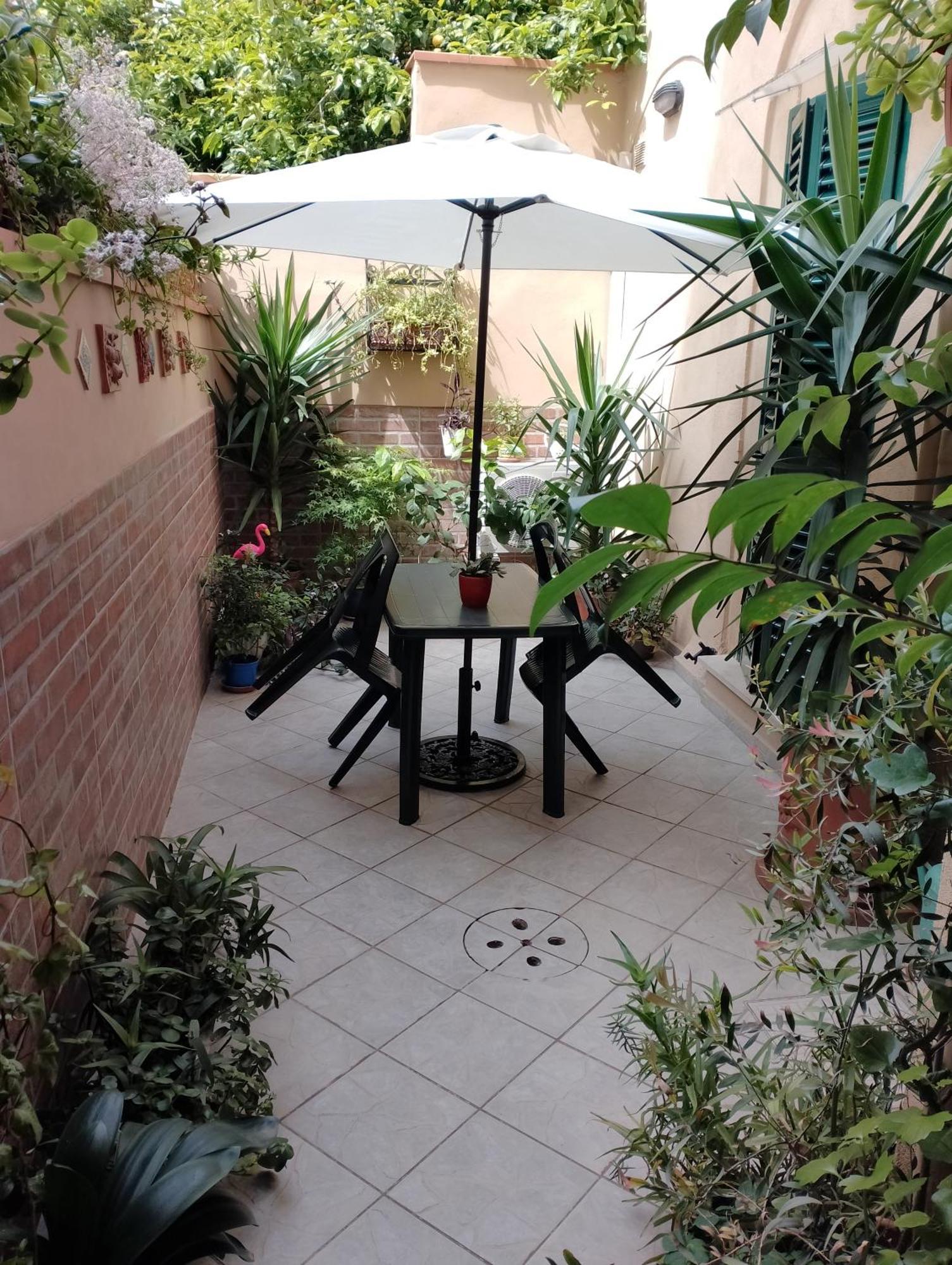 Ferienwohnung Il Piccolo Eden - Private Garden Livorno Exterior foto