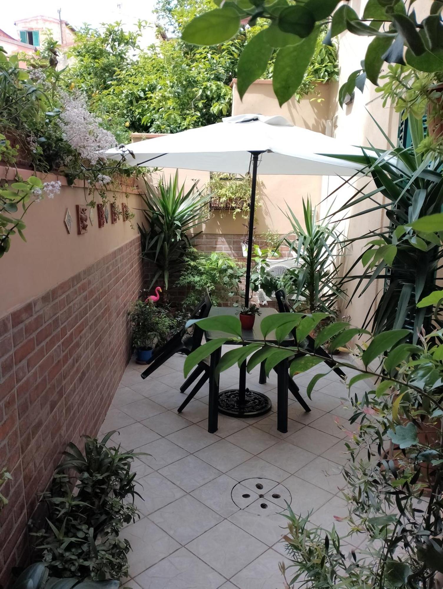Ferienwohnung Il Piccolo Eden - Private Garden Livorno Exterior foto