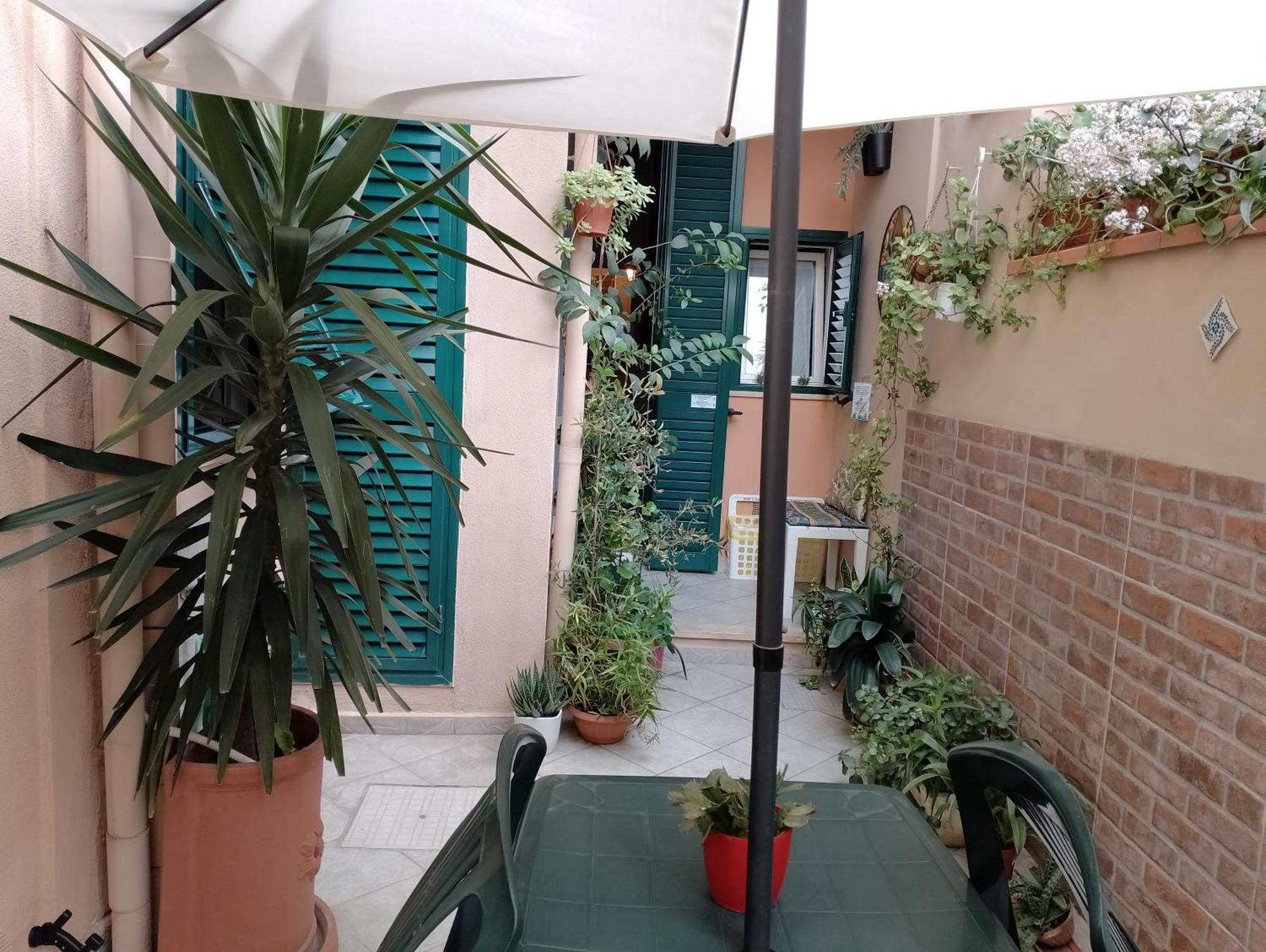 Ferienwohnung Il Piccolo Eden - Private Garden Livorno Exterior foto